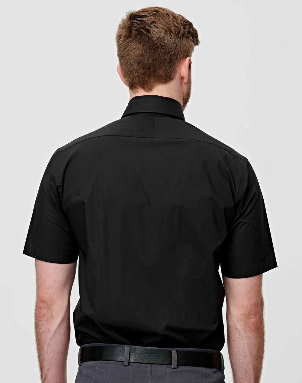 Benchmark M7020S Men's Cotton/Poly Stretch Short Sleeve Shirt - WEARhouse